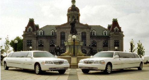 Chauffeur stretch white Lincoln limo hire in London, Essex, Kent, Surrey Hampshire, Berkshire, Hertfordshire, Buckinghamshire, Suffolk, Norfolk, Cambridgeshire, Bedfordshire and East of England.